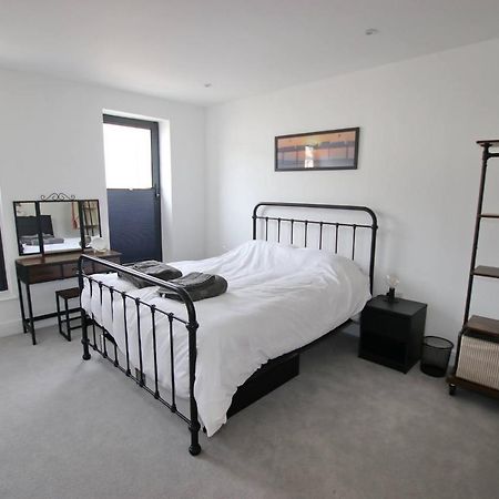 Modern Home For Small Groups By Stones Throw Apartments - Free Parking - Sea View Worthing Eksteriør billede