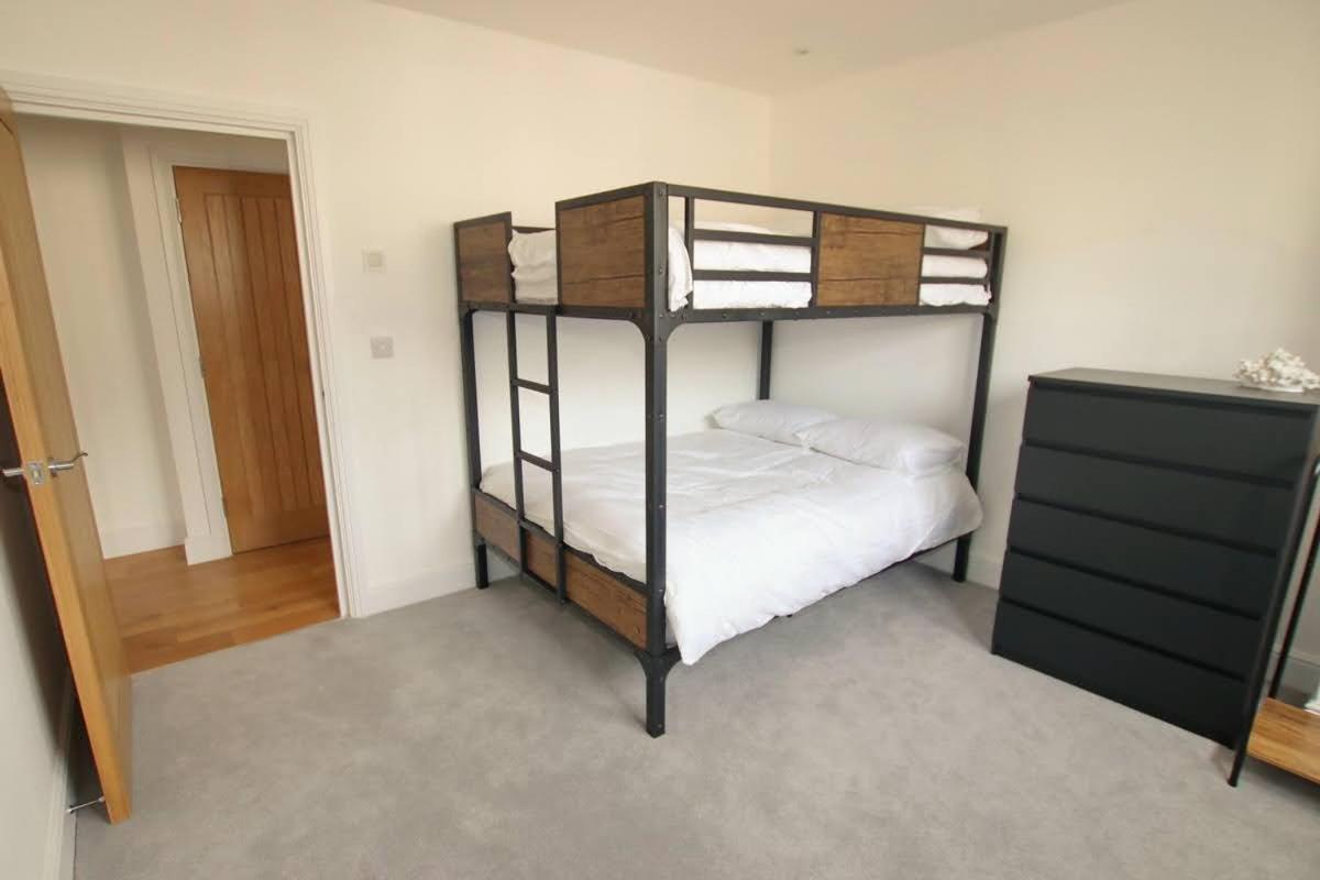 Modern Home For Small Groups By Stones Throw Apartments - Free Parking - Sea View Worthing Eksteriør billede
