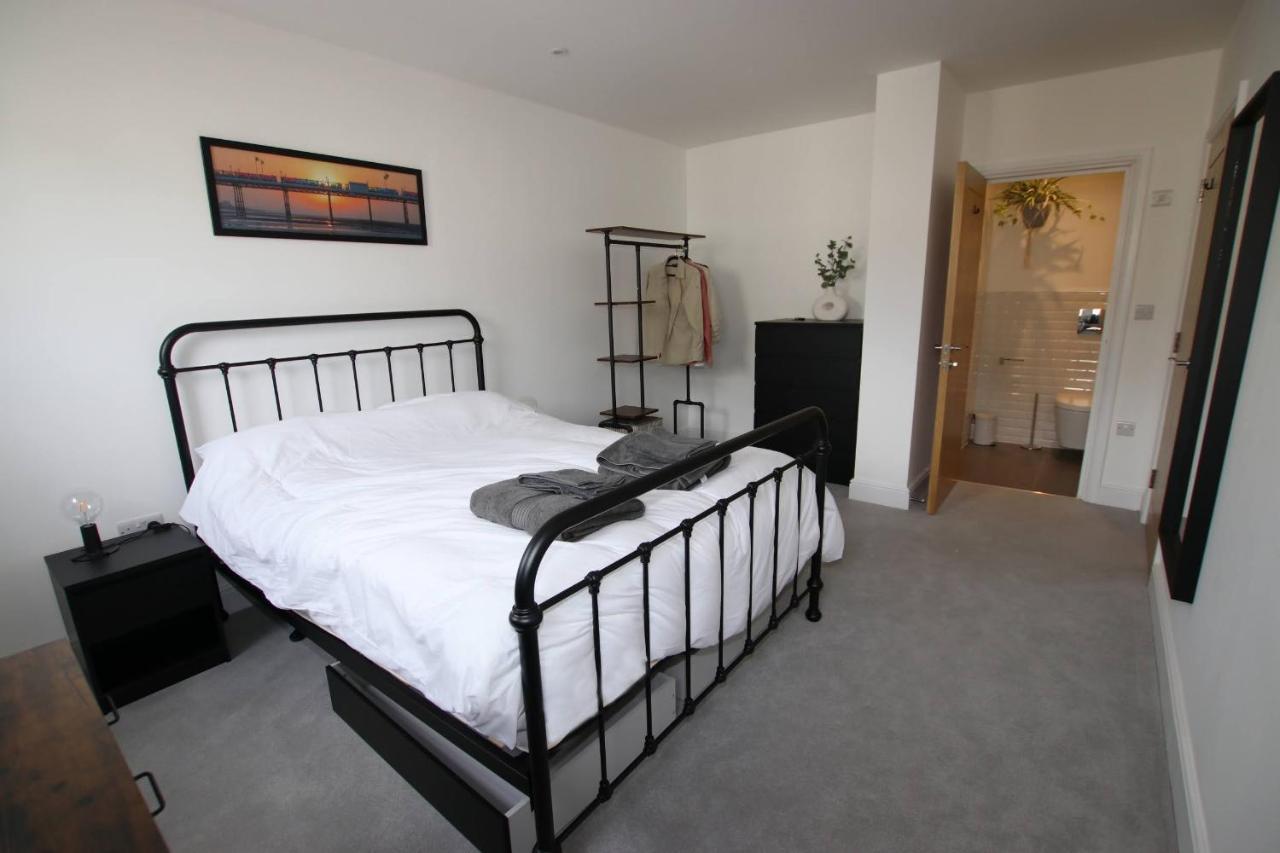 Modern Home For Small Groups By Stones Throw Apartments - Free Parking - Sea View Worthing Eksteriør billede
