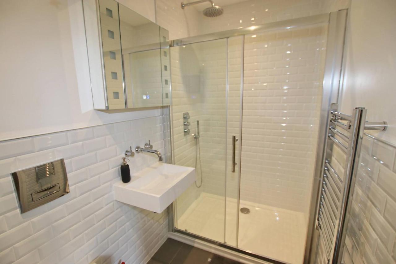 Modern Home For Small Groups By Stones Throw Apartments - Free Parking - Sea View Worthing Eksteriør billede